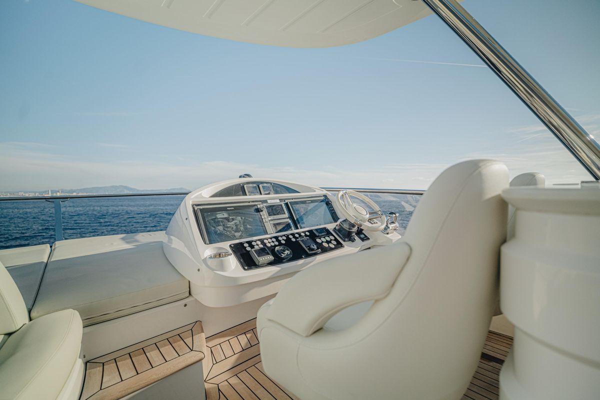 2015 Sunseeker 75 
