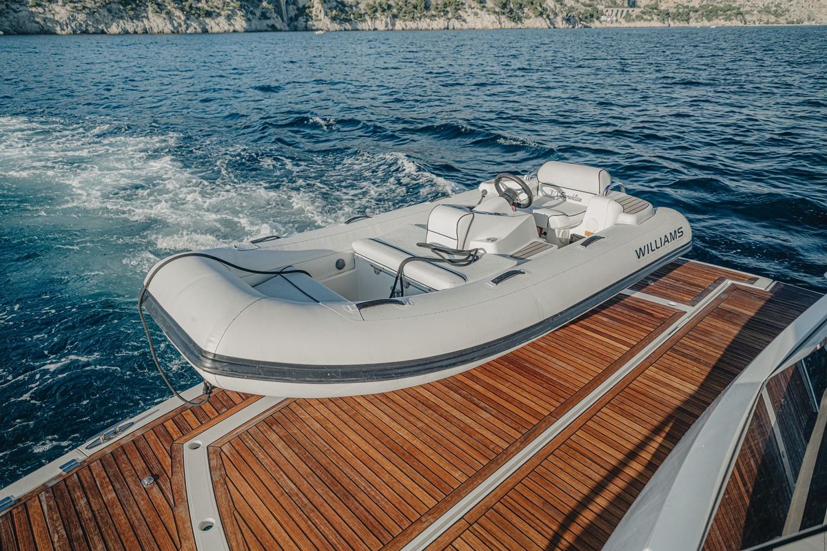 2015 Sunseeker 75 