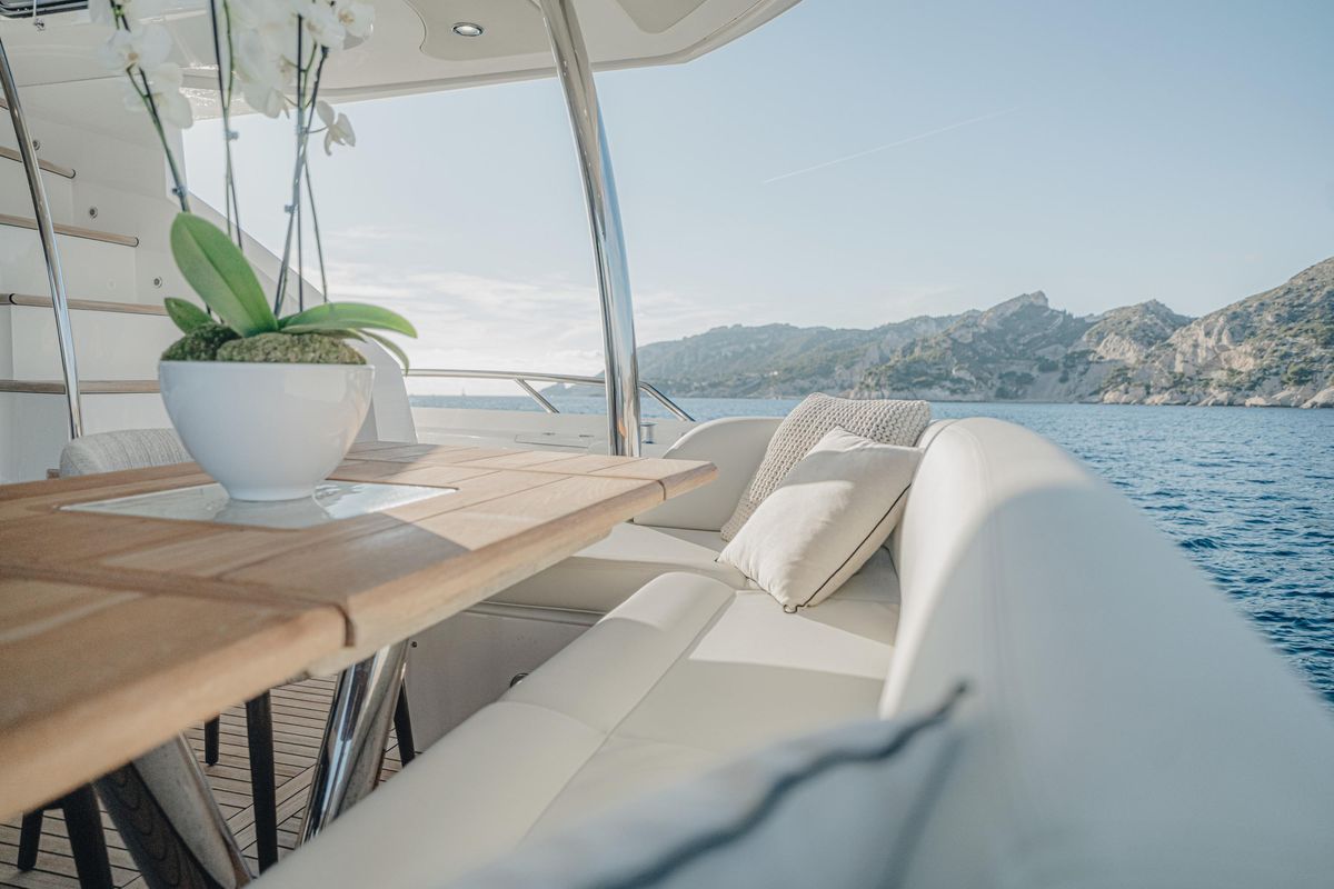 2015 Sunseeker 75 