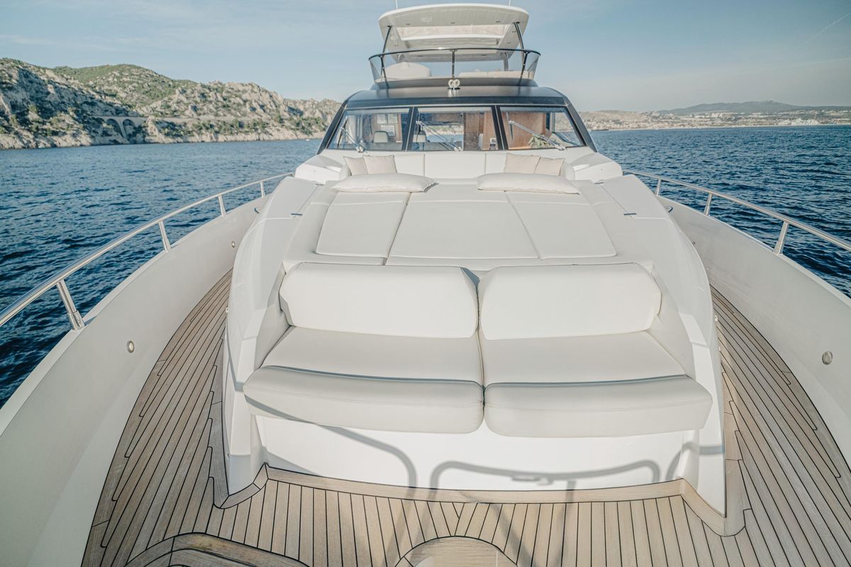 2015 Sunseeker 75 