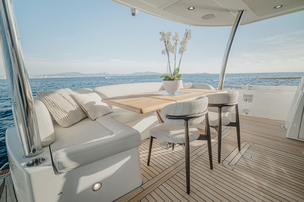 2015 Sunseeker 75 