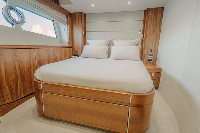 Sarahlisa Yacht Photos Pics SUNSEEKER 75 YACHT