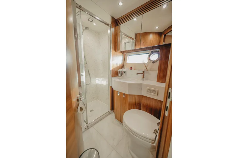 Sarahlisa Yacht Photos Pics SUNSEEKER 75 YACHT