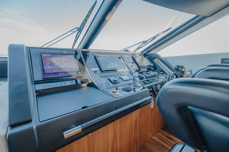 Sarahlisa Yacht Photos Pics SUNSEEKER 75 YACHT