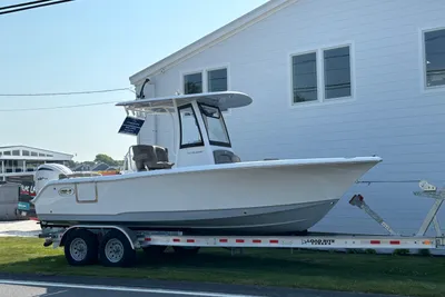 Sea Hunt Ultra 235 SE