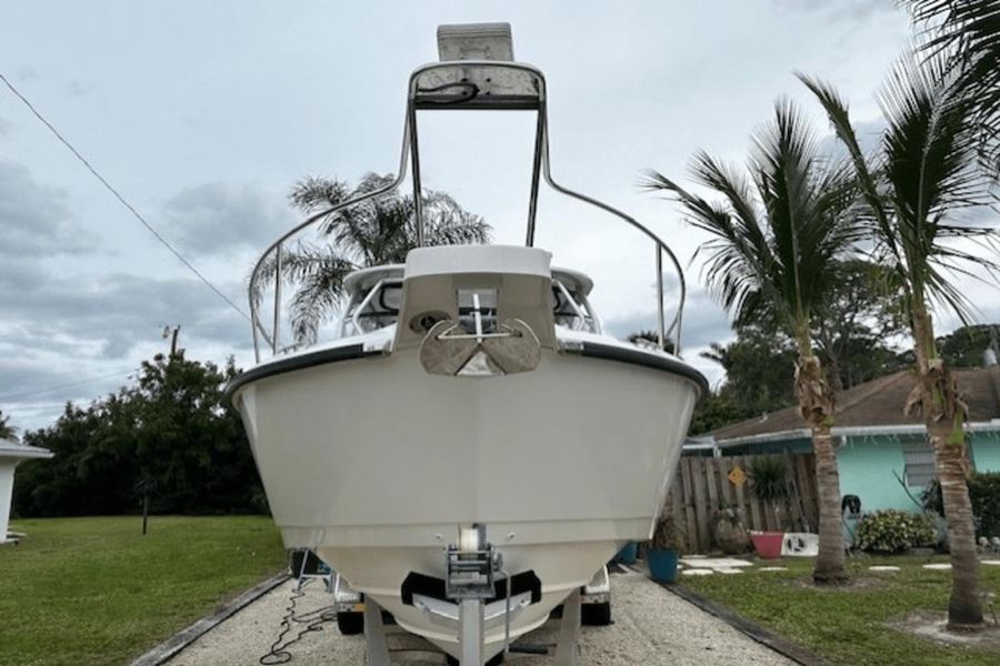 2005 Boston Whaler 305 Conquest