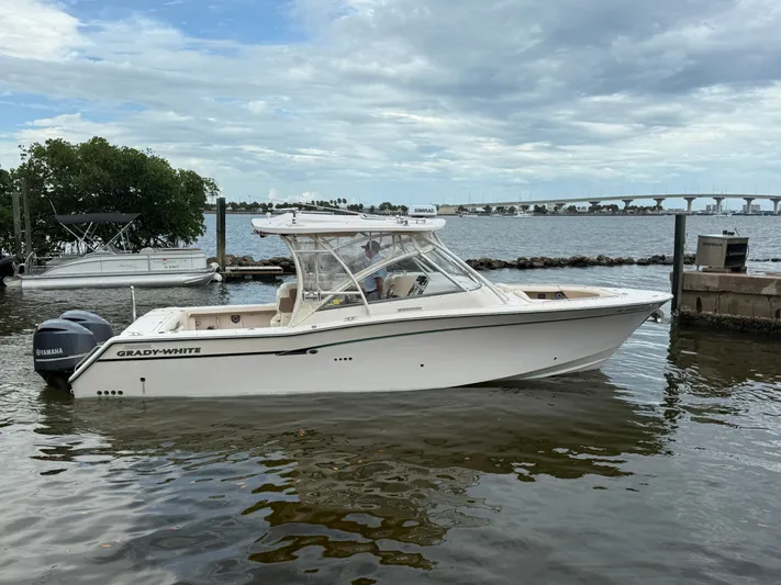  Yacht Photos Pics 2013 GRADY-WHITE 335 FREEDOM - Image 7