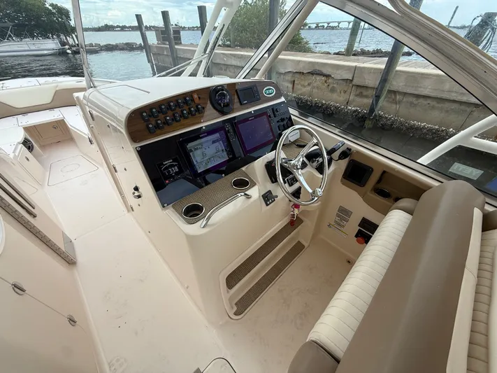  Yacht Photos Pics 2013 GRADY-WHITE 335 FREEDOM - Image 30