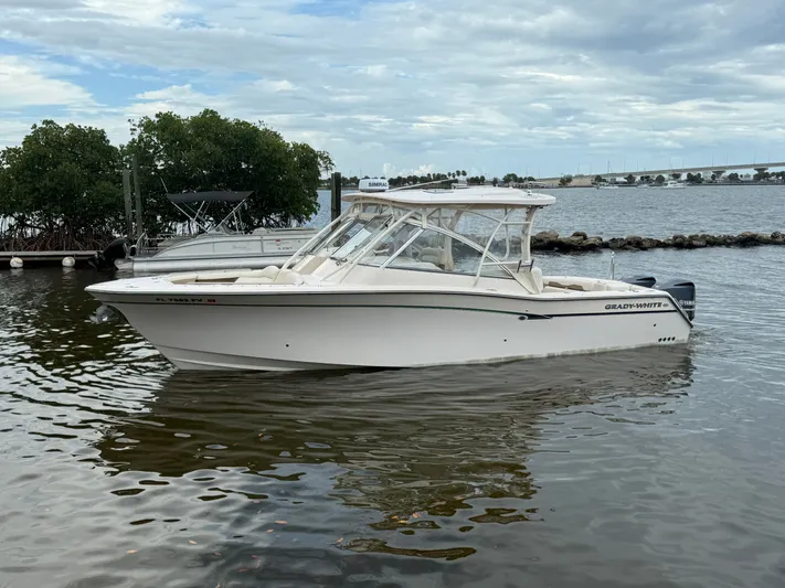  Yacht Photos Pics 2013 GRADY-WHITE 335 FREEDOM - Image 1