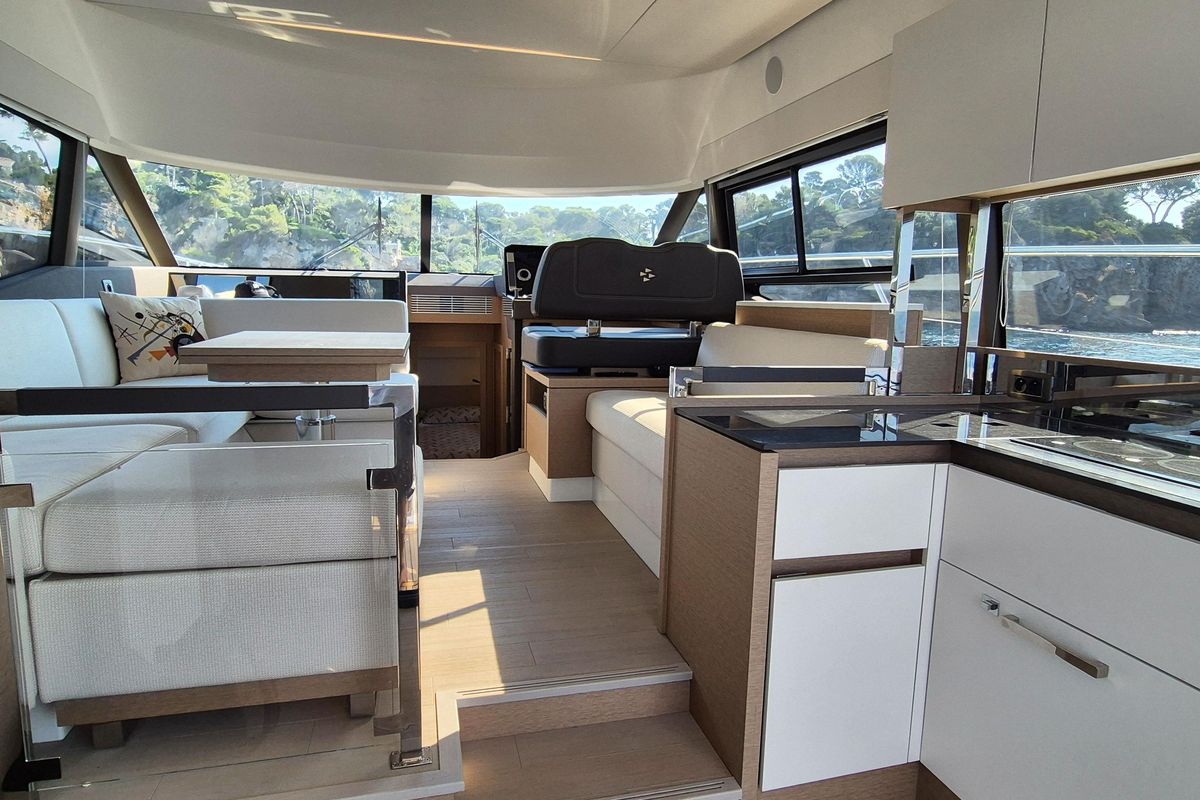 2022 Prestige 46 