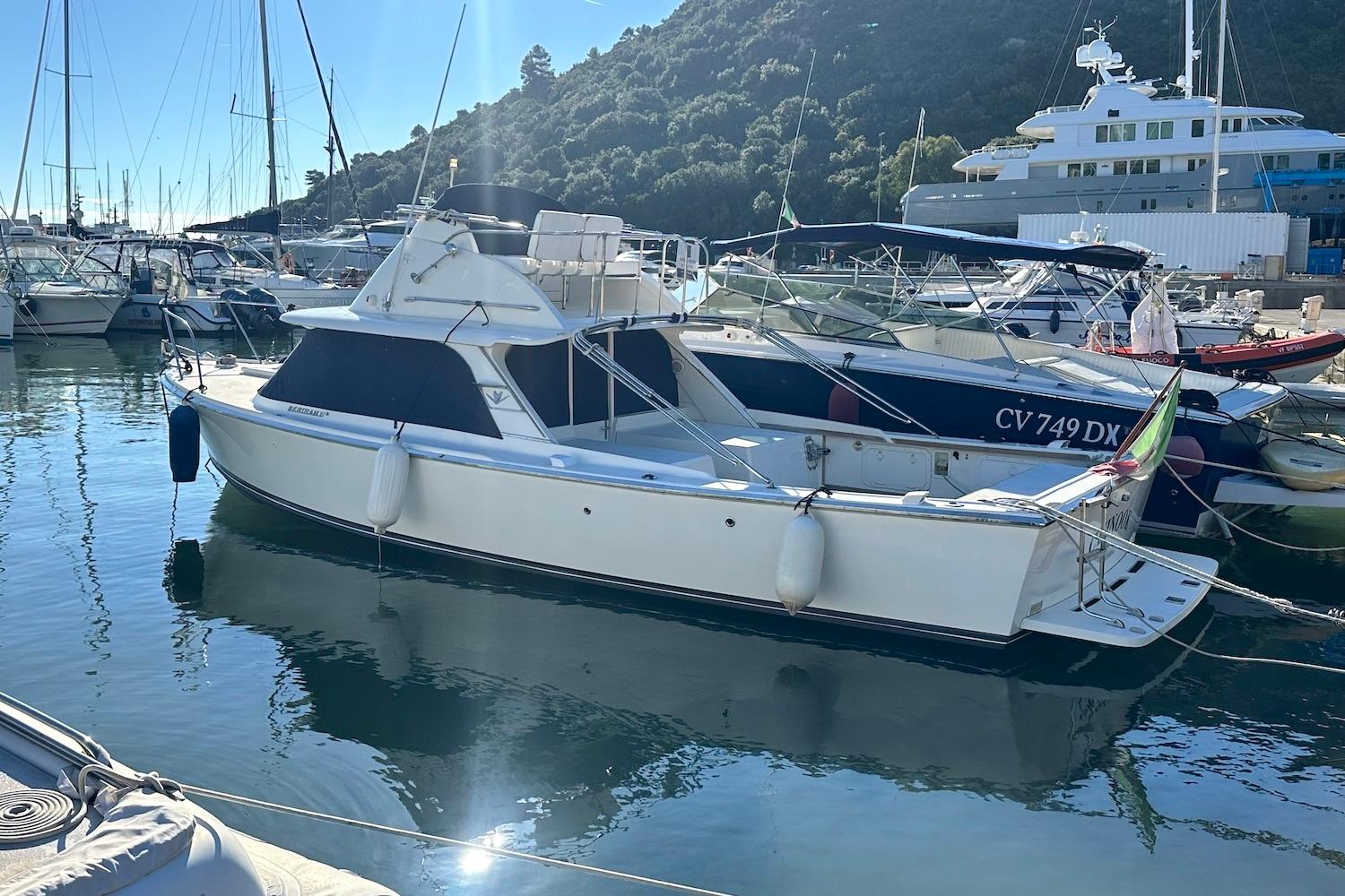 1968 Bertram 31 Flybridge Cruiser