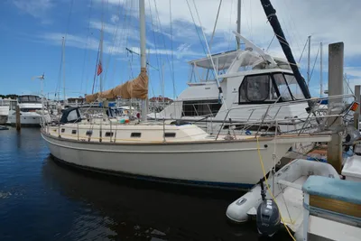 Island Packet 44