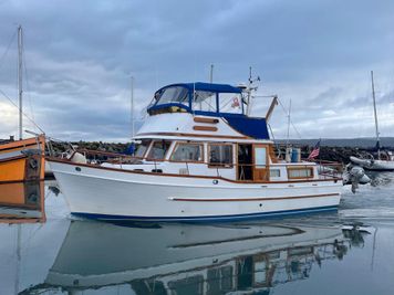 Universal Marine 36 Tri-cabin Trawler