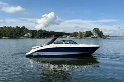 Sea Ray SLX 260 Surf