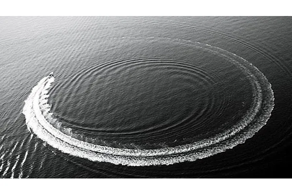  Yacht Photos Pics Manufacturer Provided Image: Running
