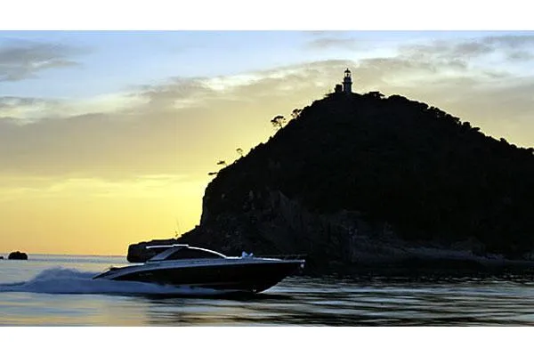  Yacht Photos Pics Manufacturer Provided Image: Running