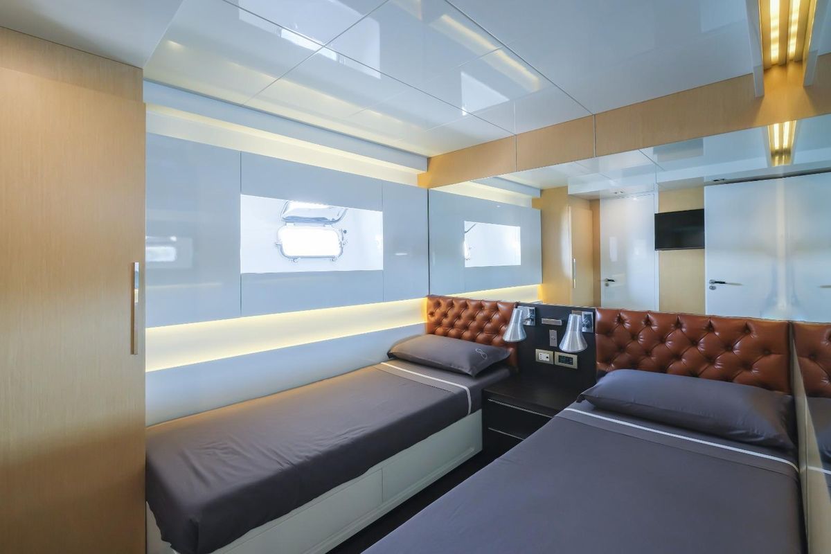 2010 Arcadia Yachts 85 