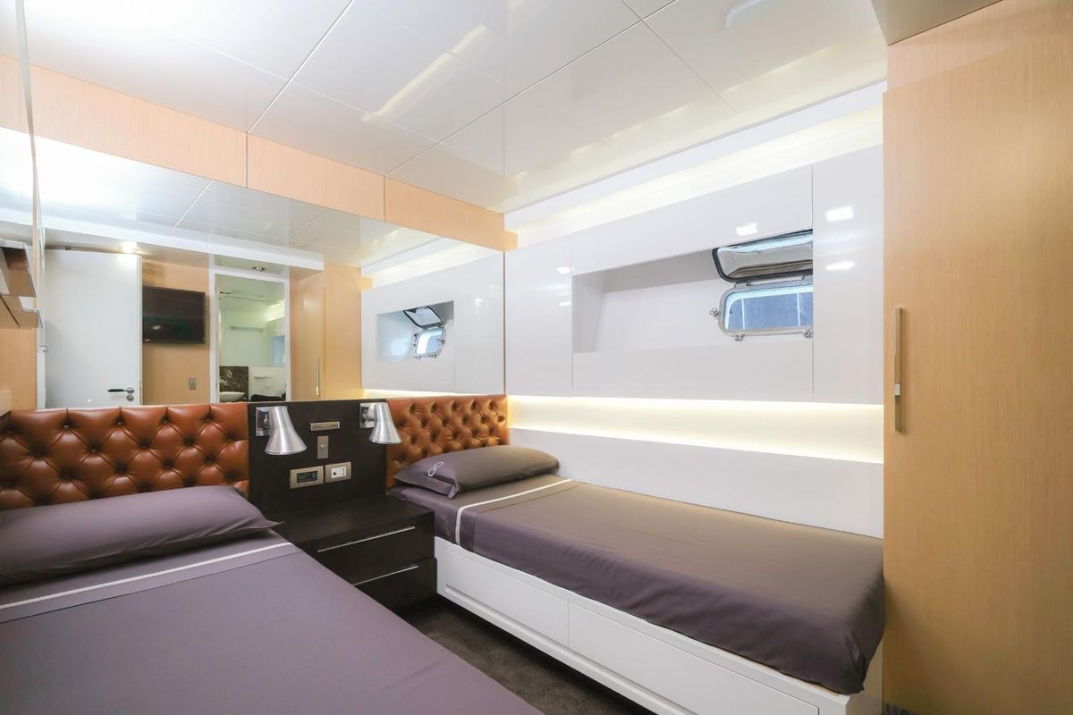 2010 Arcadia Yachts 85 