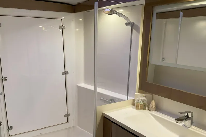  Yacht Photos Pics Modern bathroom interior of 2017 Fountaine Pajot Lucia 40 catamaran.