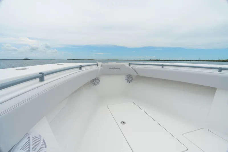 Triple C Yacht Photos Pics 2024 Sea Hunter - Bow