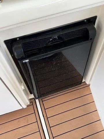  Yacht Photos Pics 2006 SEA RAY 38 SUNDANCER - Image 12