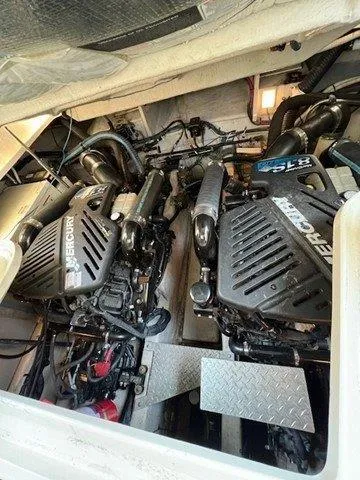  Yacht Photos Pics 2006 SEA RAY 38 SUNDANCER - Image 26