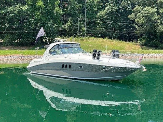 Yacht Photos Pics 2006 Sea Ray 38 Sundancer - Image 1