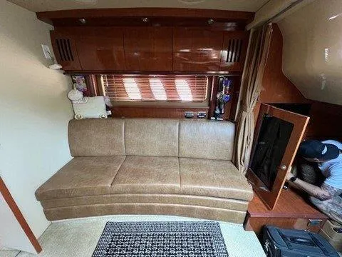  Yacht Photos Pics 2006 SEA RAY 38 SUNDANCER - Image 16