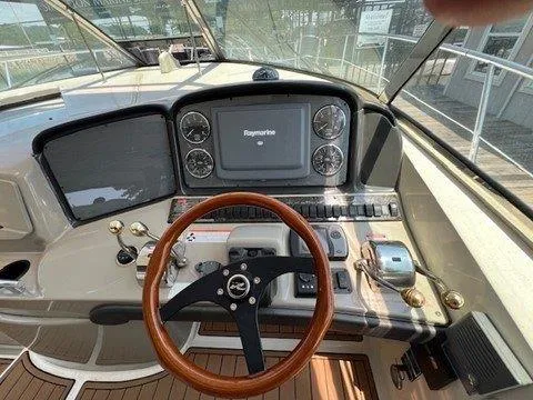  Yacht Photos Pics 2006 SEA RAY 38 SUNDANCER - Image 13
