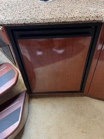  Yacht Photos Pics 2006 SEA RAY 38 SUNDANCER - Image 23