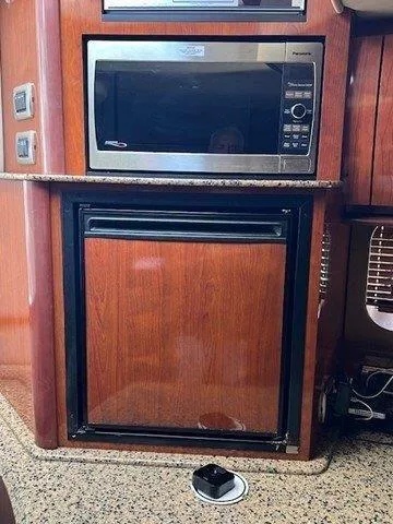  Yacht Photos Pics 2006 SEA RAY 38 SUNDANCER - Image 22