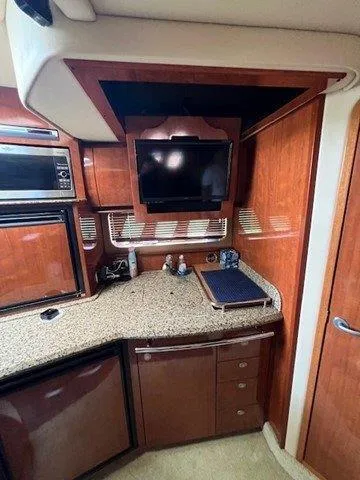  Yacht Photos Pics 2006 SEA RAY 38 SUNDANCER - Image 21