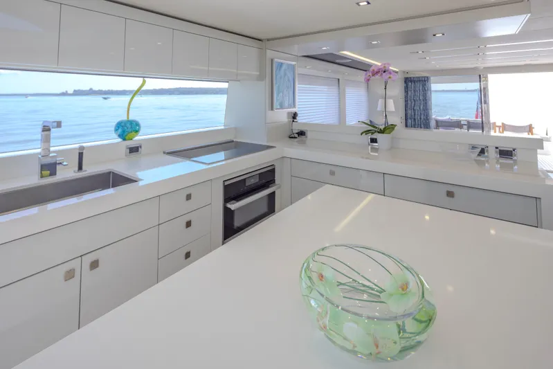 Imagine Yacht Photos Pics 