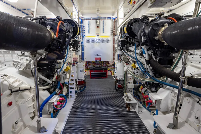 Imagine Yacht Photos Pics 