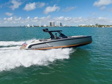 2022 40' Vanquish Yachts-VQ40 Miami Beach, FL, US