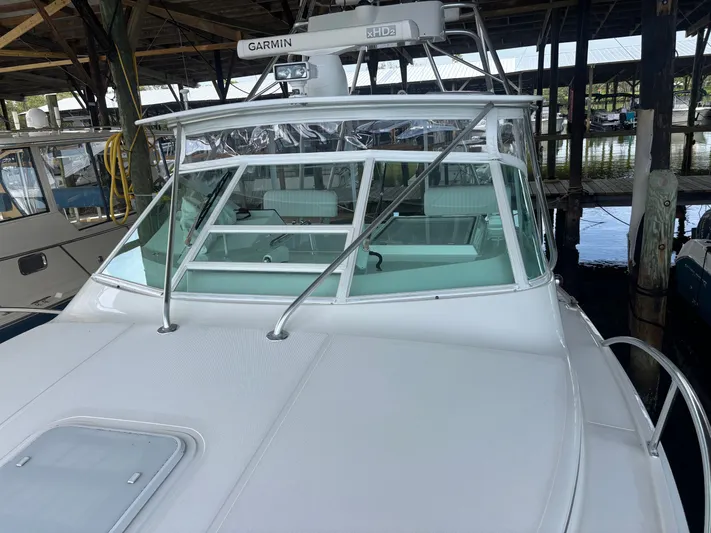  Yacht Photos Pics 1998 CABO 31 EXPRESS - Image 47