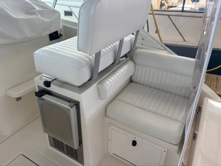  Yacht Photos Pics 1998 CABO 31 EXPRESS - Image 14