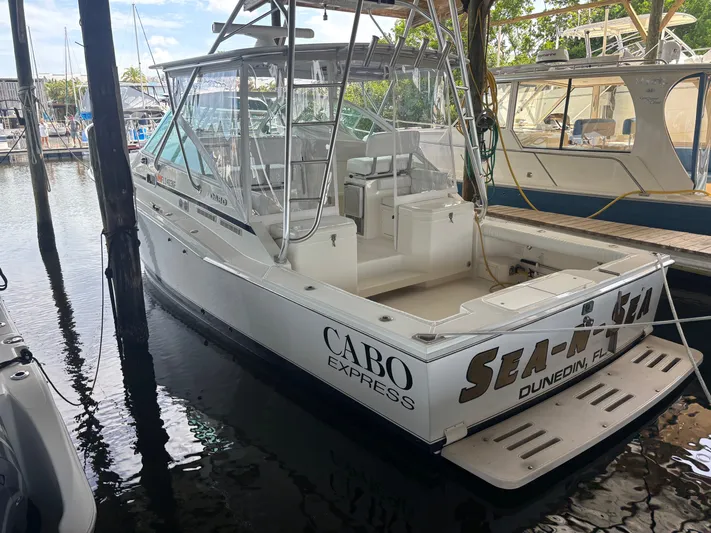  Yacht Photos Pics 1998 CABO 31 EXPRESS - Image 1