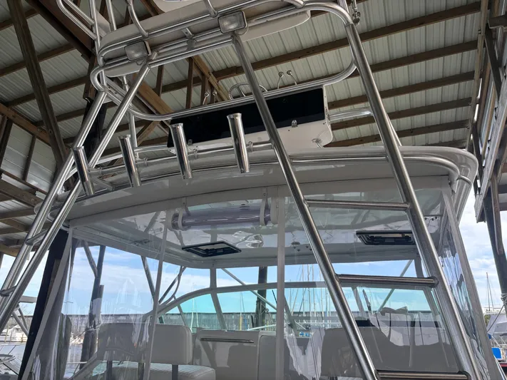  Yacht Photos Pics 1998 CABO 31 EXPRESS - Image 58