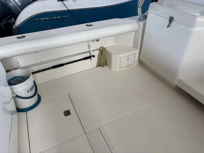  Yacht Photos Pics 1998 CABO 31 EXPRESS - Image 16