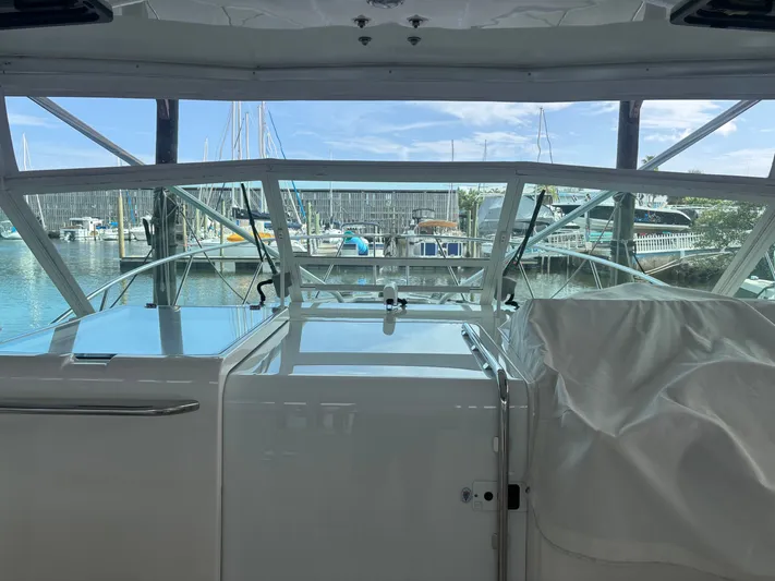  Yacht Photos Pics 1998 CABO 31 EXPRESS - Image 19