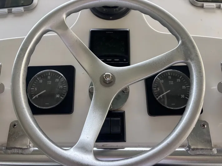  Yacht Photos Pics 1998 CABO 31 EXPRESS - Image 53