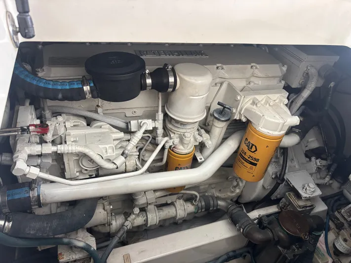  Yacht Photos Pics 1998 CABO 31 EXPRESS - Image 41