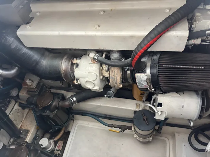  Yacht Photos Pics 1998 CABO 31 EXPRESS - Image 44