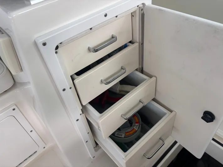  Yacht Photos Pics 1998 CABO 31 EXPRESS - Image 26