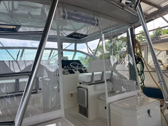  Yacht Photos Pics 1998 CABO 31 EXPRESS - Image 55