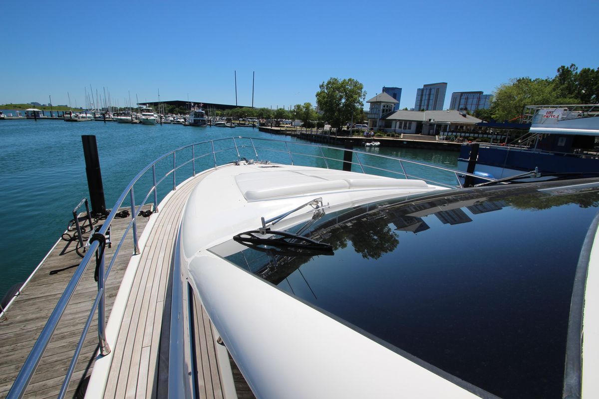 2007 Uniesse 70 