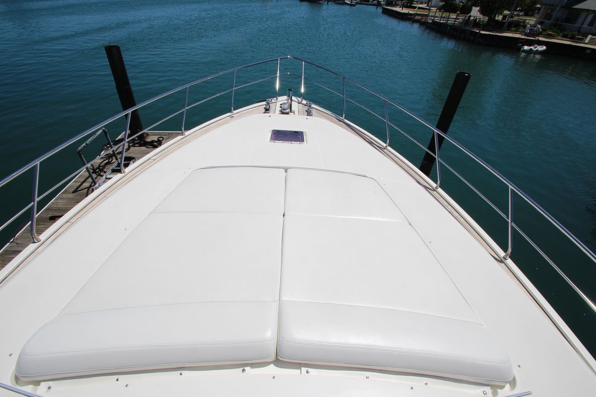 2007 Uniesse 70 