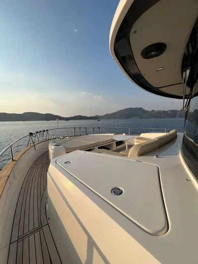  Yacht Photos Pics ABSOLUTE NAVETTA 58