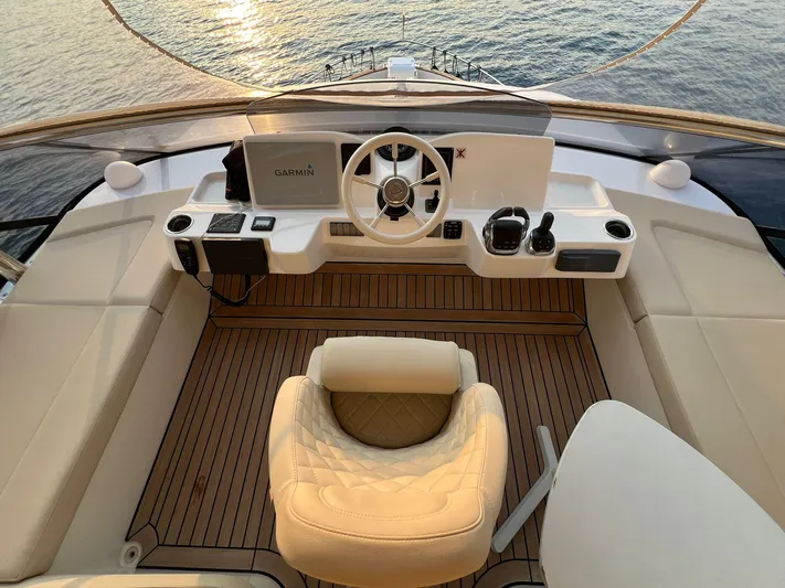  Yacht Photos Pics ABSOLUTE NAVETTA 58